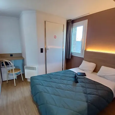 Premiere Classe Lille Sud - Douai Hotel 4*