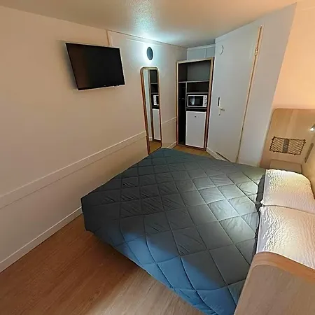 Premiere Classe Lille Sud - Douai Hotel 4*