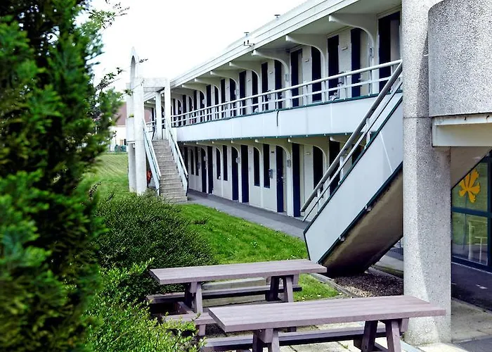 Premiere Classe Lille Sud - Douai Hotel 4*